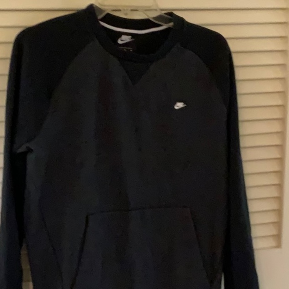 Men’s NIKE crew neck pullover
